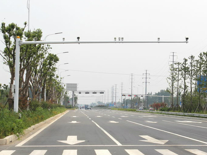 S233省道卡口监控灯杆工程